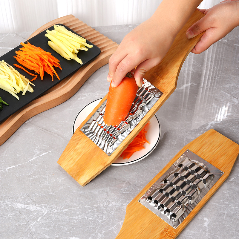 Distribution bamboo board grater, made of stainless steel No. 14 and No. 16, thickened copper sheet, fixed with screws, can be used to cut vegetables into thin strips in the kitchen Application Scenario