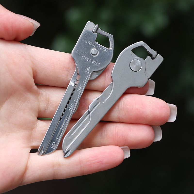 Swiss tech creative outdoor multi-functional keychain, multi-functional tool, 6-in-1 folding mini knife Application Scenario