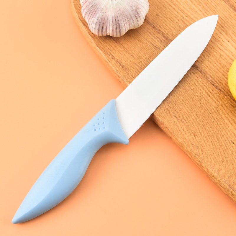 Portable and practical household ceramic fruit knife, kitchen furniture knife, ceramic fruit knife Application Scenario