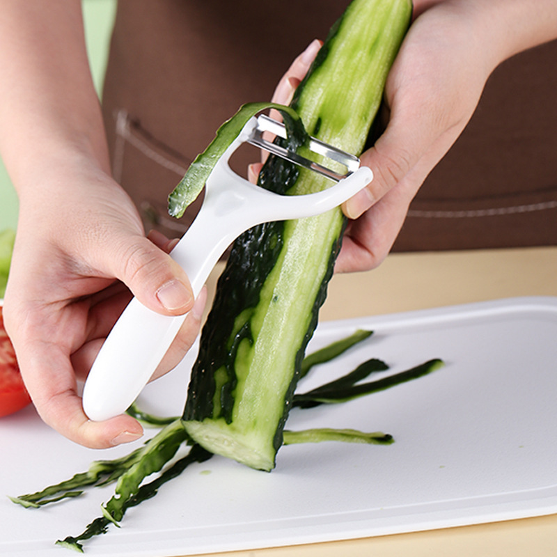 A four-piece set of stainless steel knives and cutting boards in stock, suitable for baby food knife sets, melon peels, kitchen knives, fruit knives and cutting boards Application Scenario
