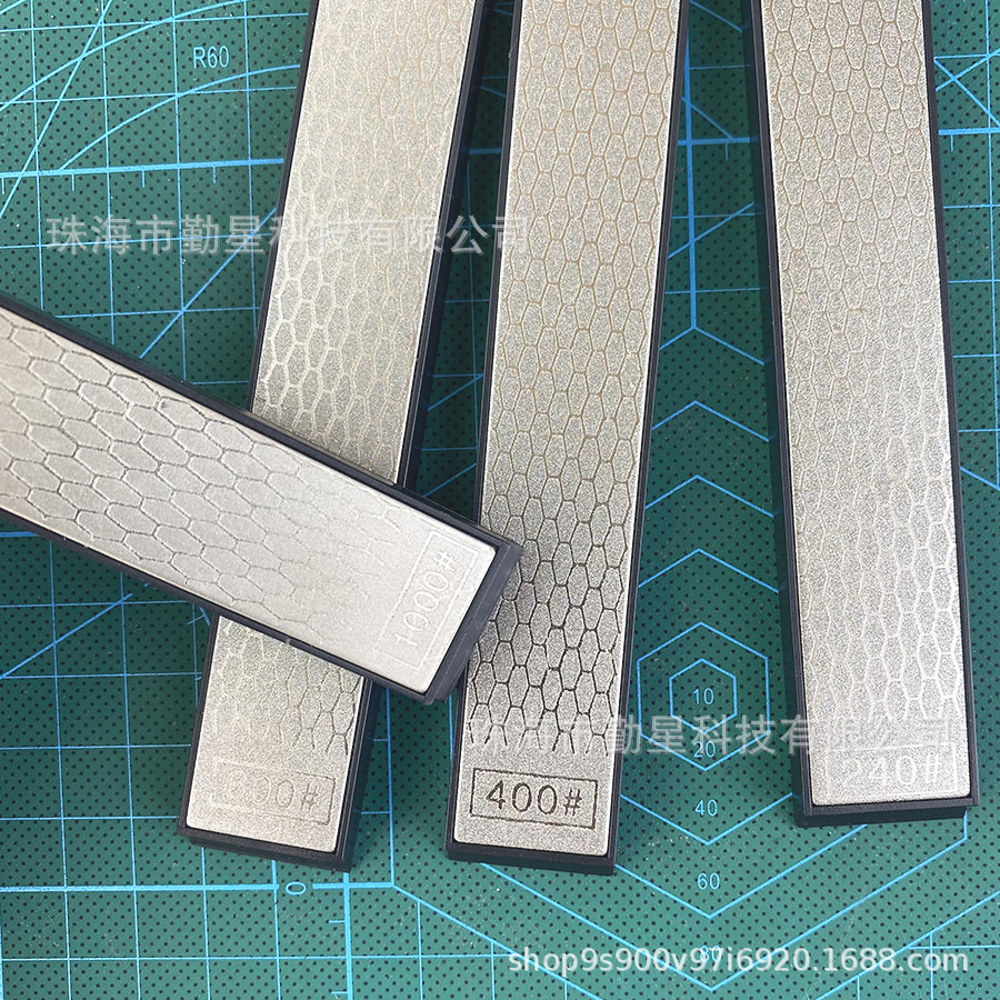The new honeycomb-shaped diamond grinding stone strip is a special accessory for Angle sharpening tools, featuring diamond grinding stone strips Application Scenario