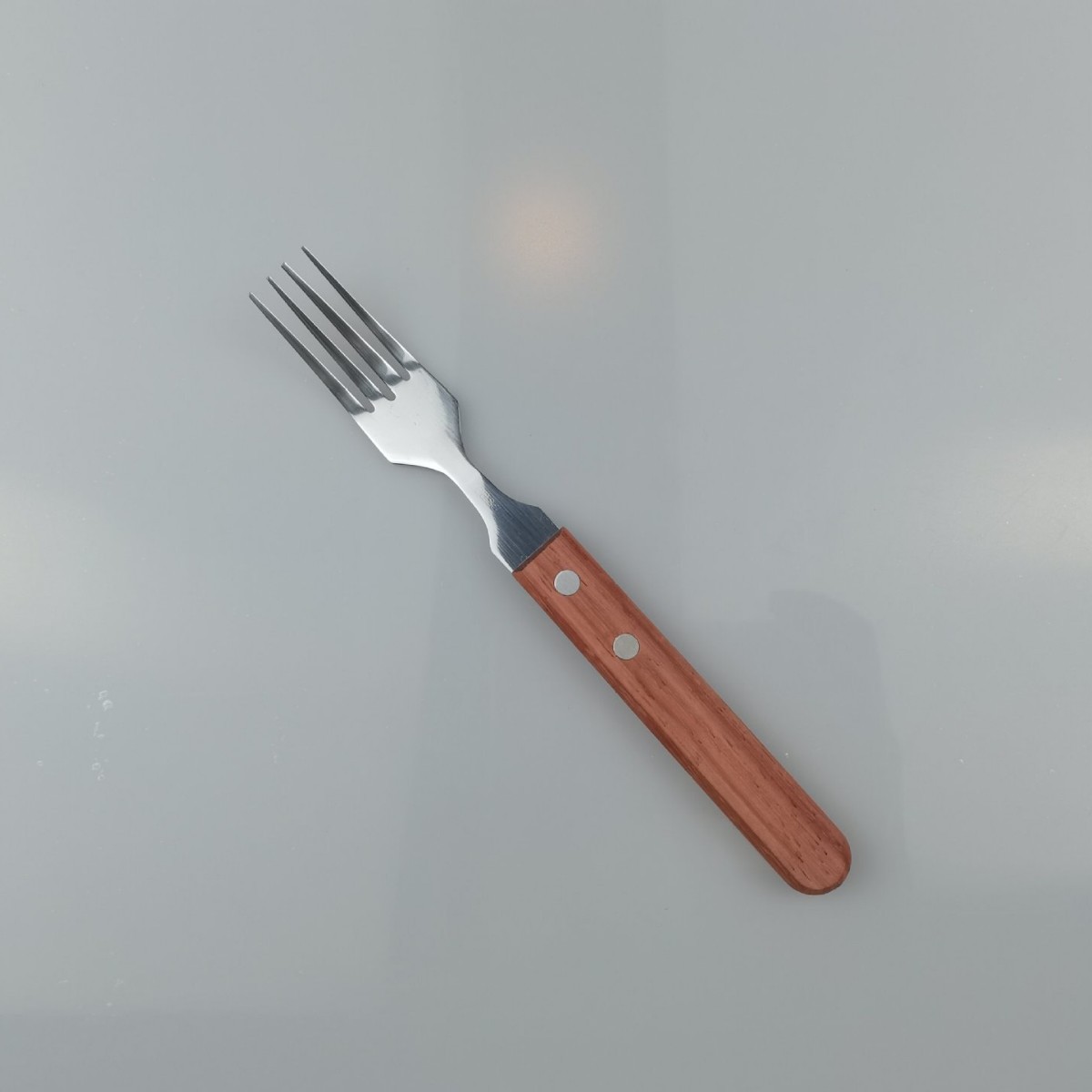 Cross-border best-selling stainless steel wooden-handled steak knife set, hotel Western cuisine steak knife, serrated steak knife Application Scenario