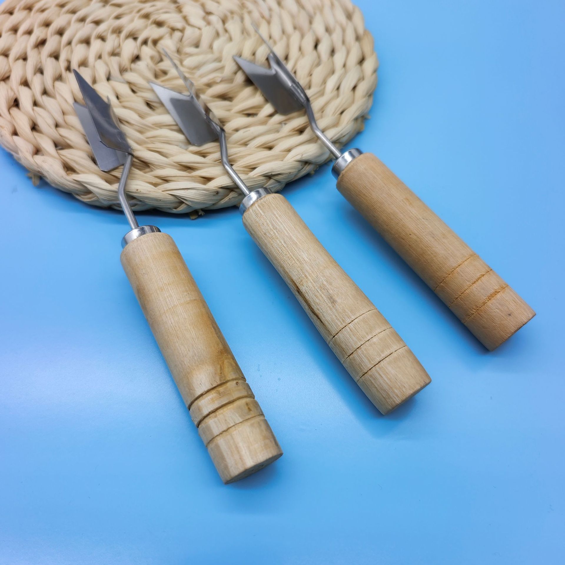Stainless steel pineapple knife, sugarcane knife, peeler, pineapple peeler, pineapple spatula, wholesale for one or two yuan Application Scenario