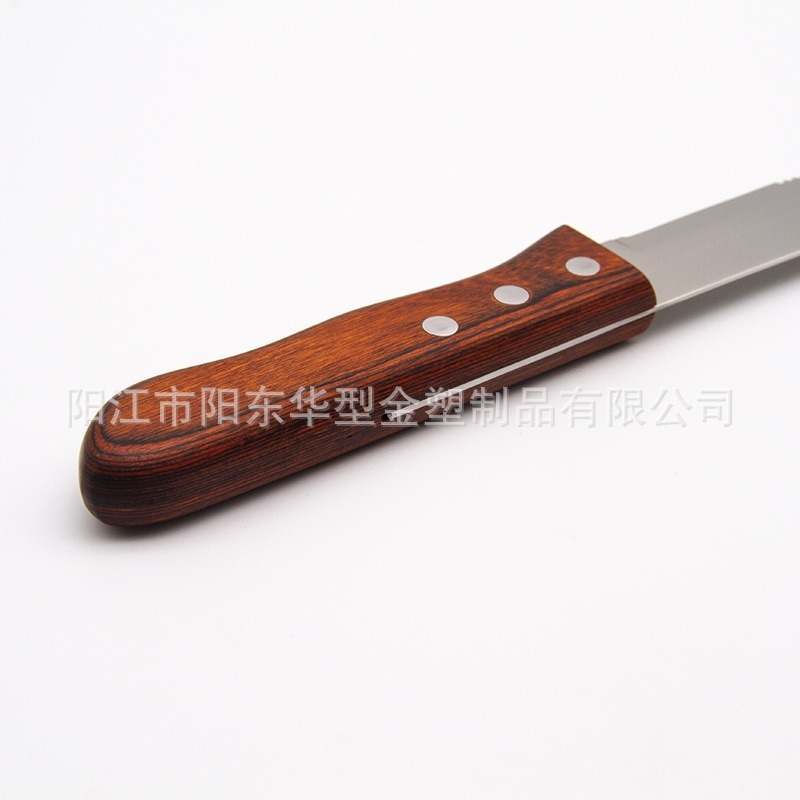 Stainless steel steak knife, large serrated knife, colored wood handle, Western cuisine knife, hotel special steak knife Application Scenario