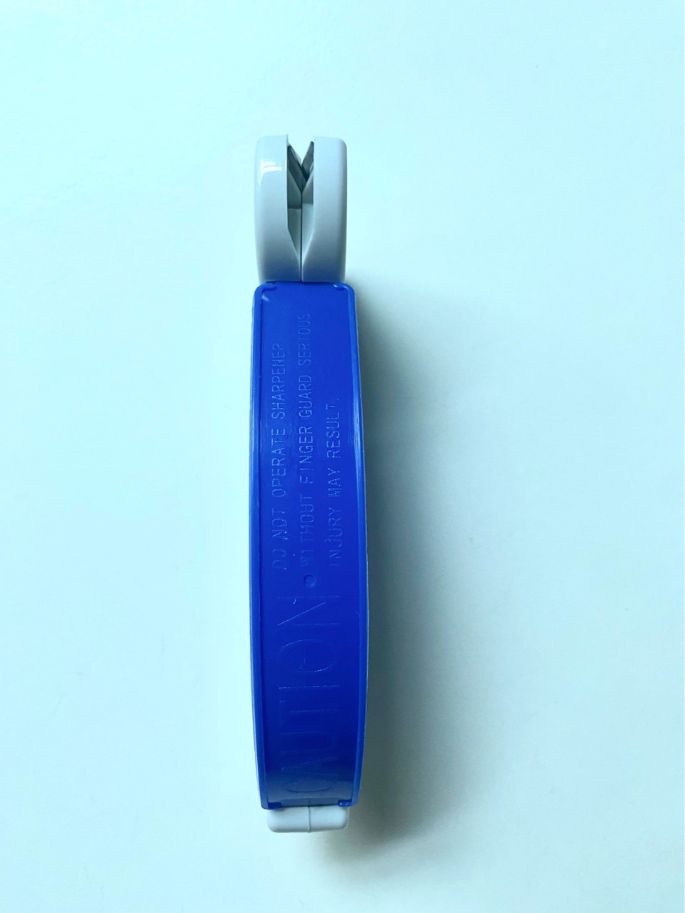 Cross-border cargo portable knife sharpener, handheld knife sharpener, tungsten steel head whetstone Application Scenario