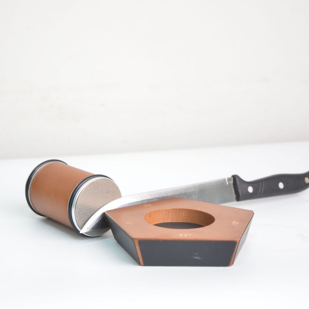 Rolling Knife Sharpener, a rolling knife sharpener with five angles Application Scenario