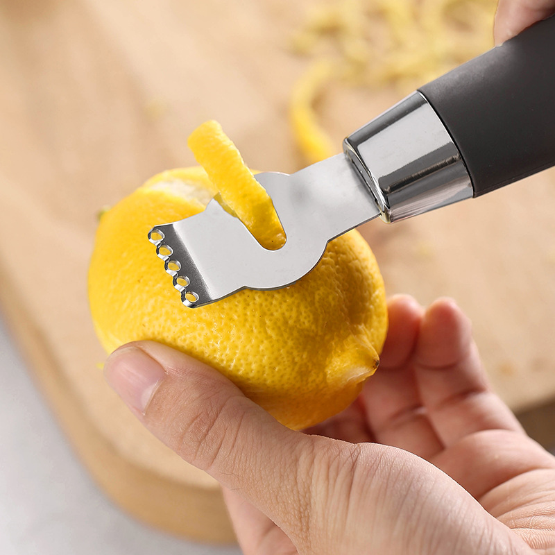 Stainless steel lemon peeler and grater, small eye grater, coconut grater, grapefruit tea tool, slicer, grater and orange opener Application Scenario