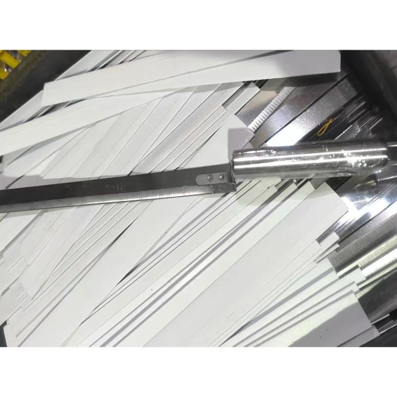 Stainless steel Z-shaped honey cutting knife, ultra-thin and sharp, spleen trimming and honey scraping knife, honeycomb cutting and beeswax scraping multi-purpose knife beekeeping tool Application Scenario