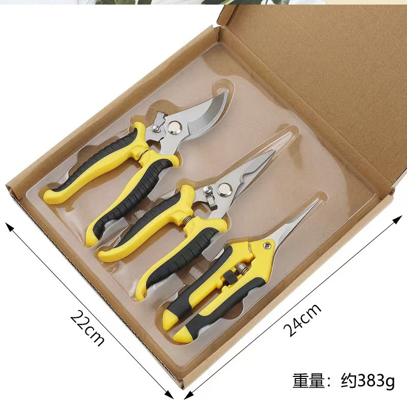 Three-piece set of garden tools: Stainless steel scissors for gardening, outdoor garden and courtyard pruning and planting tools Application Scenario