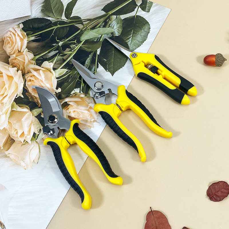 Three-piece set of garden tools: Stainless steel scissors for gardening, outdoor garden and courtyard pruning and planting tools full figure
