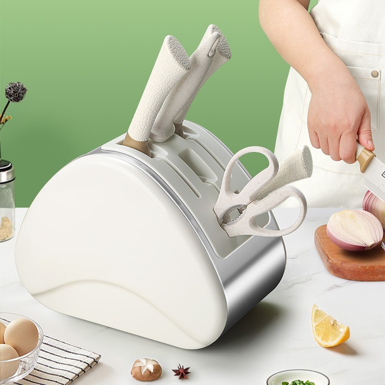 Factory direct sales of German knives, kitchen knife and cutting board sets, vegetable and bone cutting household sets Application Scenario