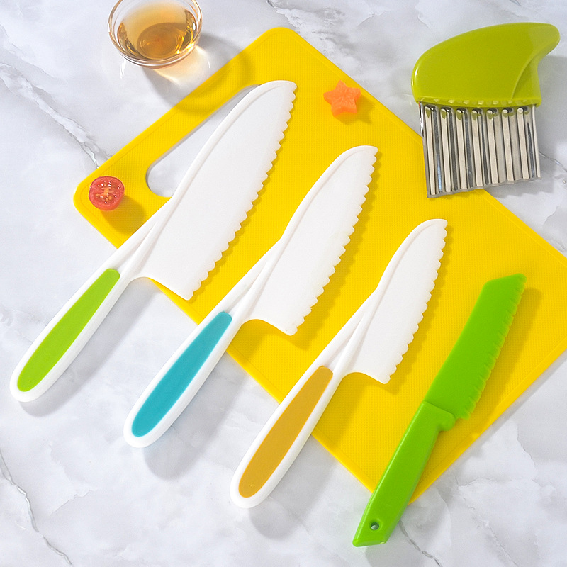 In-stock children's cutting board set, hand-friendly plastic knife for cutting vegetables, early education kindergarten children's cake knife set full figure