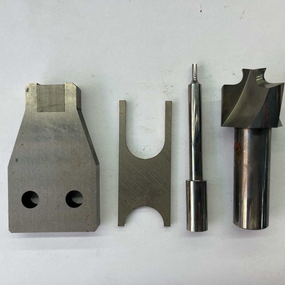 Tungsten steel precision mold hardware accessories punch needle processing high-hardness stainless steel hard probe ejector needle Specification drawing