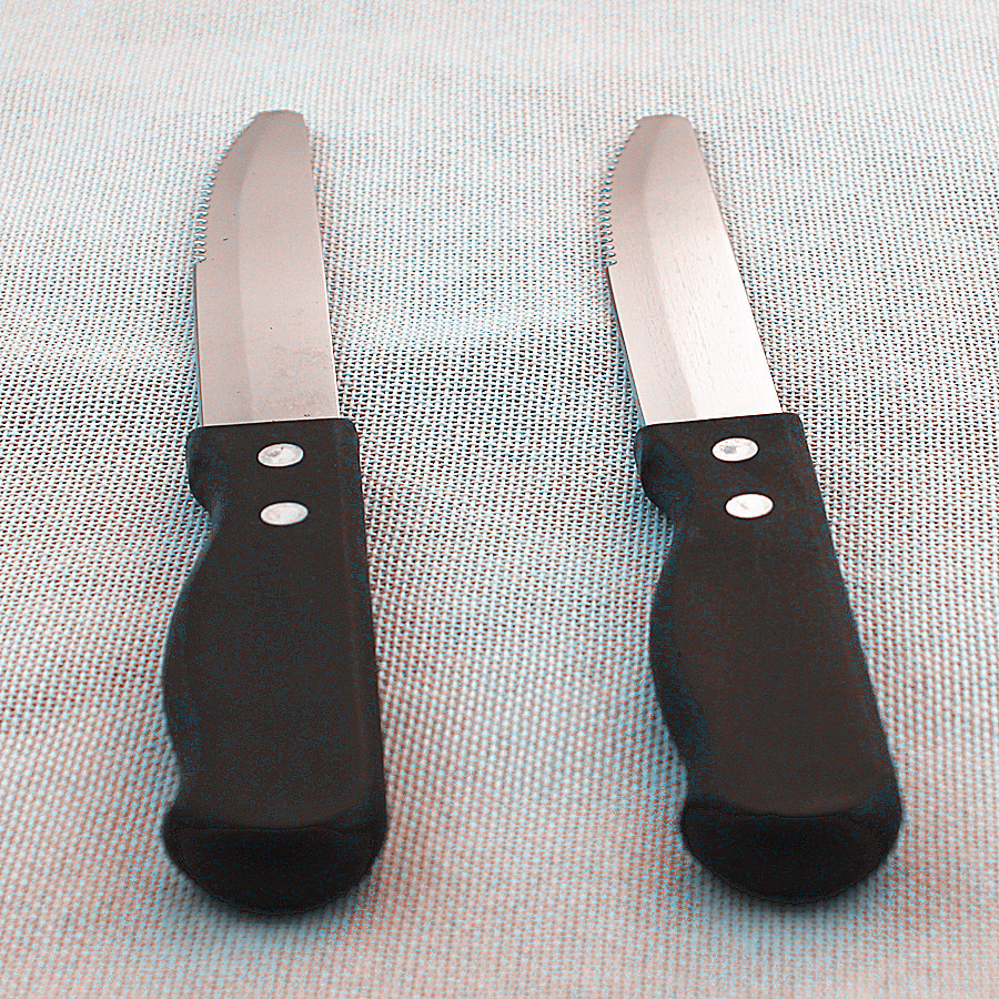 The manufacturer sells and produces various types of steak knives, including black PP handle table knives, fat handle steak knives, and toothed steak knives details Picture