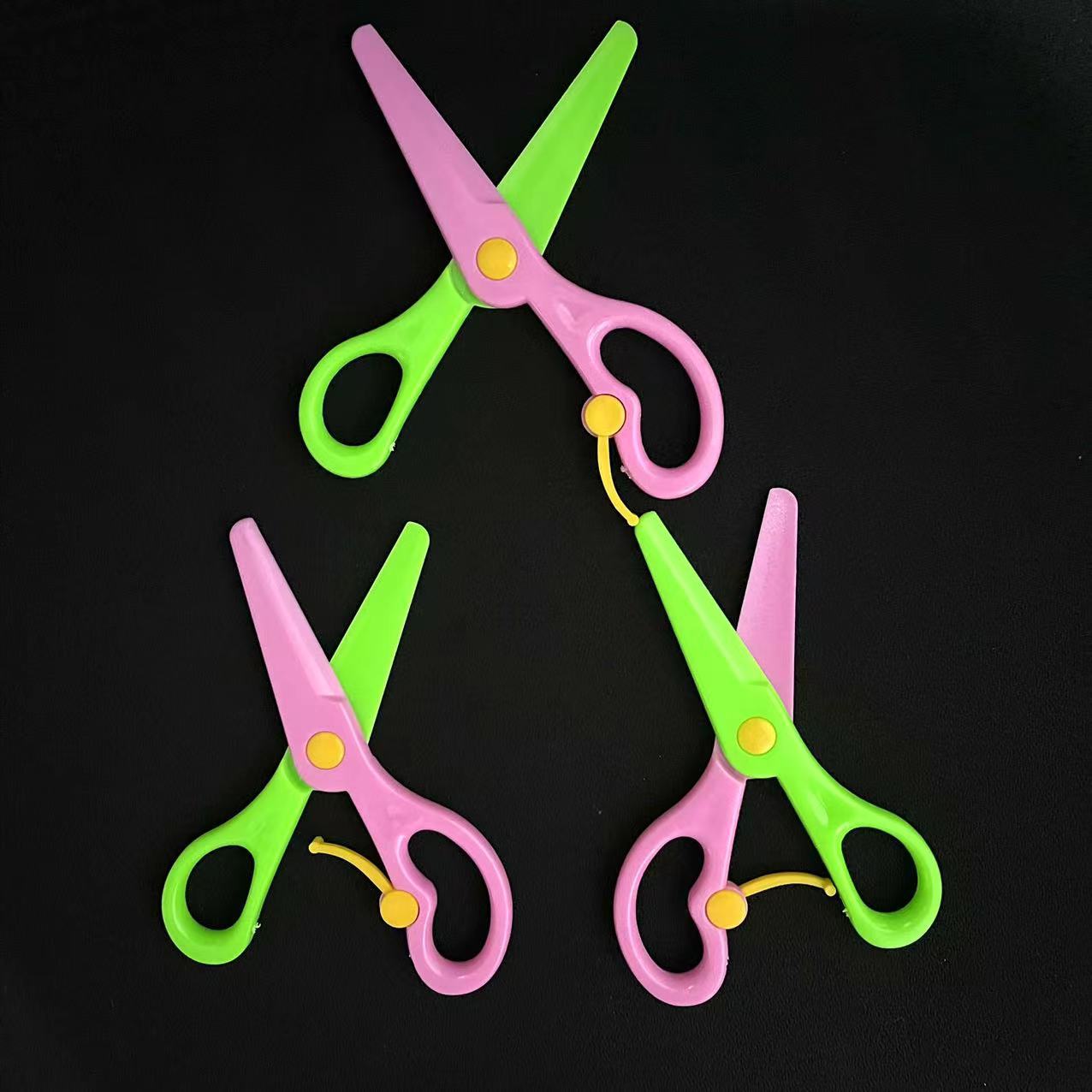 Wholesale of children's scissors, safety scissors, round-headed hand-cut scissors for kindergarten and primary school students, plastic scissors sets full figure