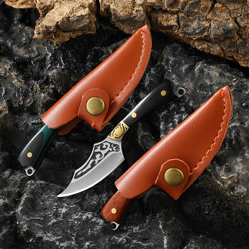 New mini keychain straight knife pendant, sharp express unboxing knife, exquisite brass and wood pattern knife Item Picture