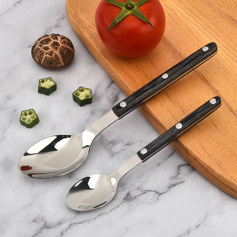 Colorful wooden handle steak knife and fork, stainless steel knife and fork, spoon, dessert spoon, Western food knife, steak knife and fork, 4-piece tableware set Application Scenario