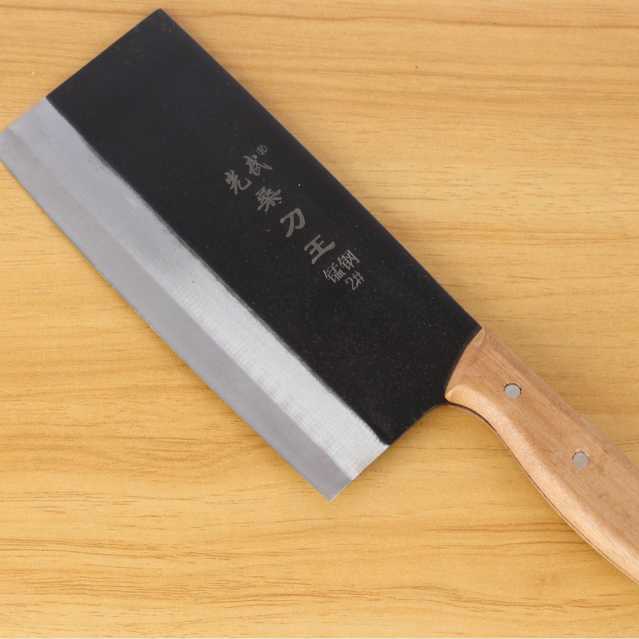 Green-skinned mulberry knife, King kitchen knife, chef's knife, household cutting knife, non-abrasive spring steel slicing knife, kitchen knife Application Scenario