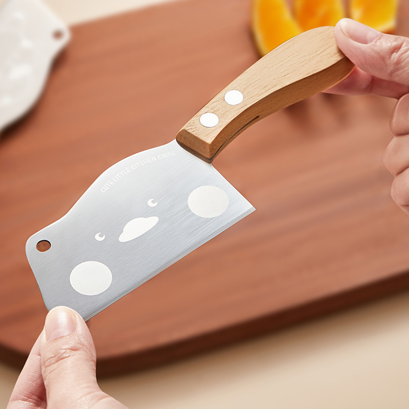 Wholesale of new stainless steel mini kitchen knives, portable children's fruit knives, household kitchen and dormitory vegetable cutting knives Application Scenario
