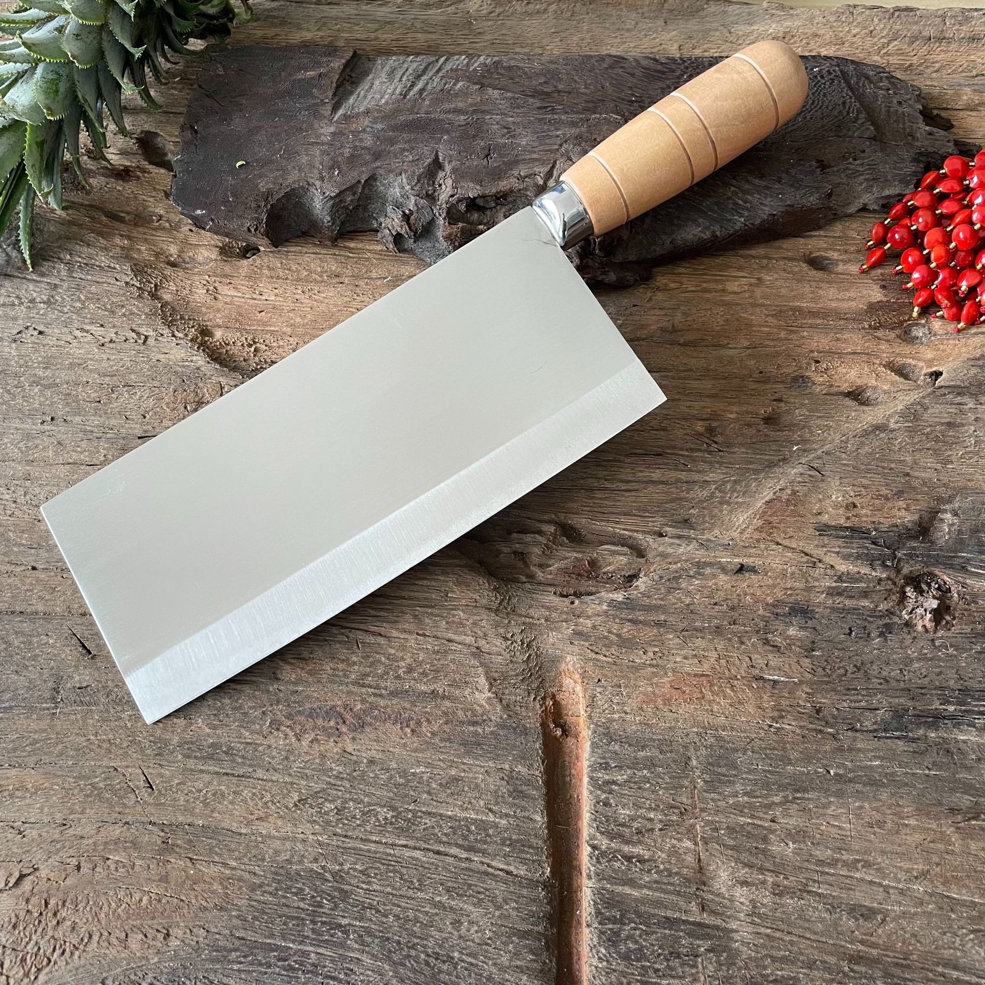 Yangjiang kitchen knives, professional kitchen vegetable and slicing knives, commercial hotel stainless steel meat slicing knives wholesale, thin, sharp Application Scenario