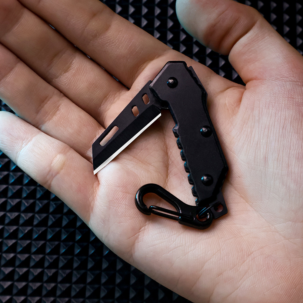 Cross-border folding knife, EDC knife, mini military knife, fruit knife, portable keychain knife, unboxing knife Application Scenario