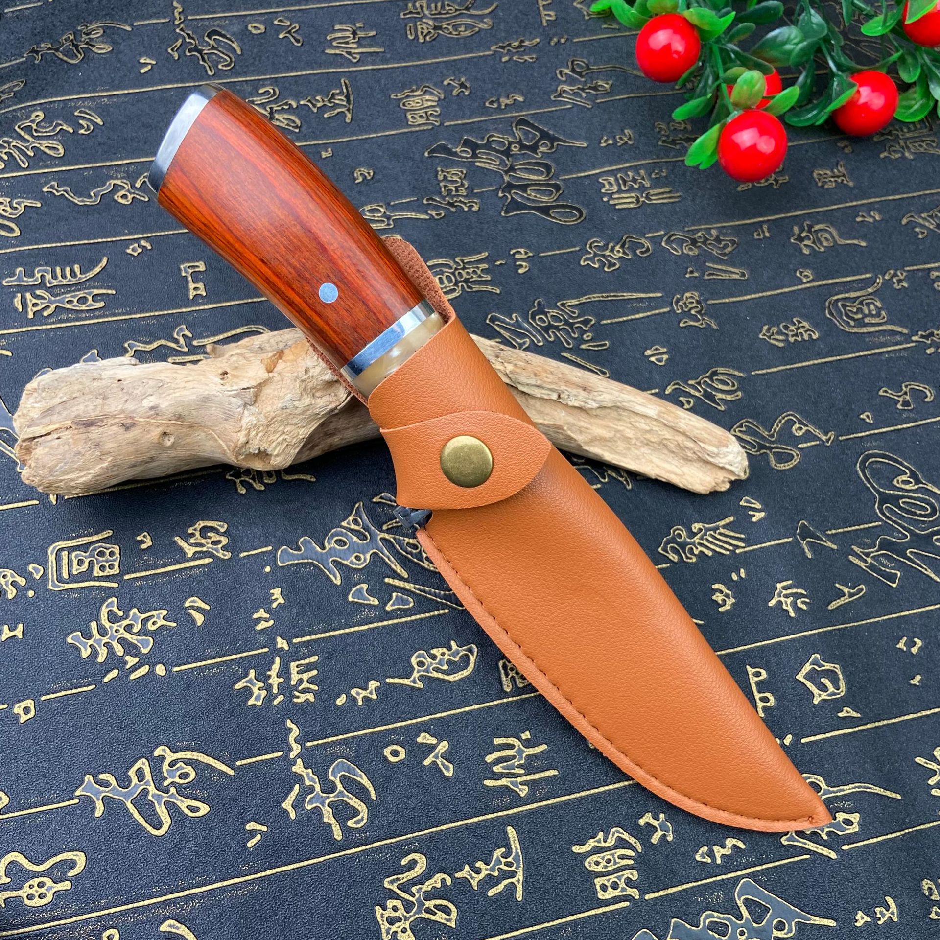 Portable sharp stainless steel peeler fruit knife, hand-handled meat knife, multi-functional knife and barbecue knife for outdoor campers Application Scenario