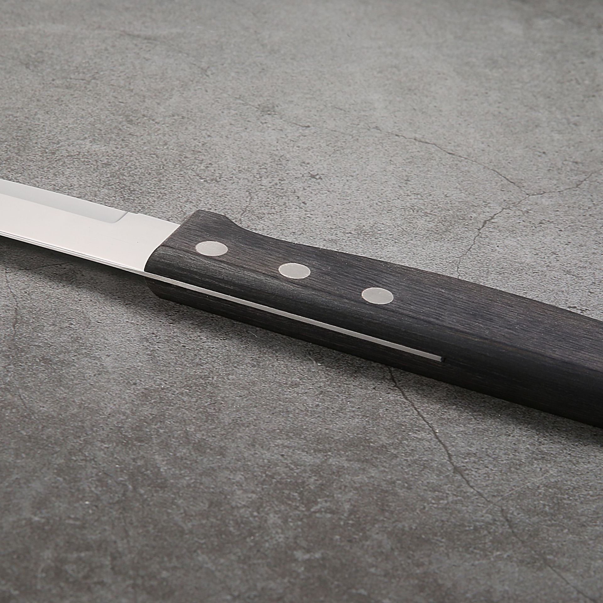 In stock: Cross-border semi-serrated large steak knife for cakes, Western-style black color wooden handle steak knife Specification drawing