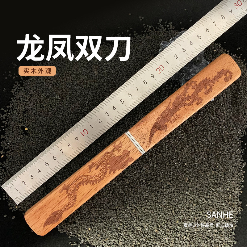 The new dual-blade portable fruit knife from Dragon and Phoenix Mother and Child, featuring a high-hardness, sharp outdoor knife and Dragon and Phoenix Blade Application Scenario