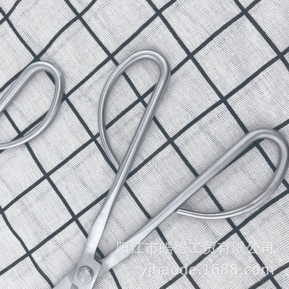 All-stainless steel tailor scissors, special fabric cutting large scissors, professional clothing scissors, handcrafted household sewing all-steel scissors Specification drawing