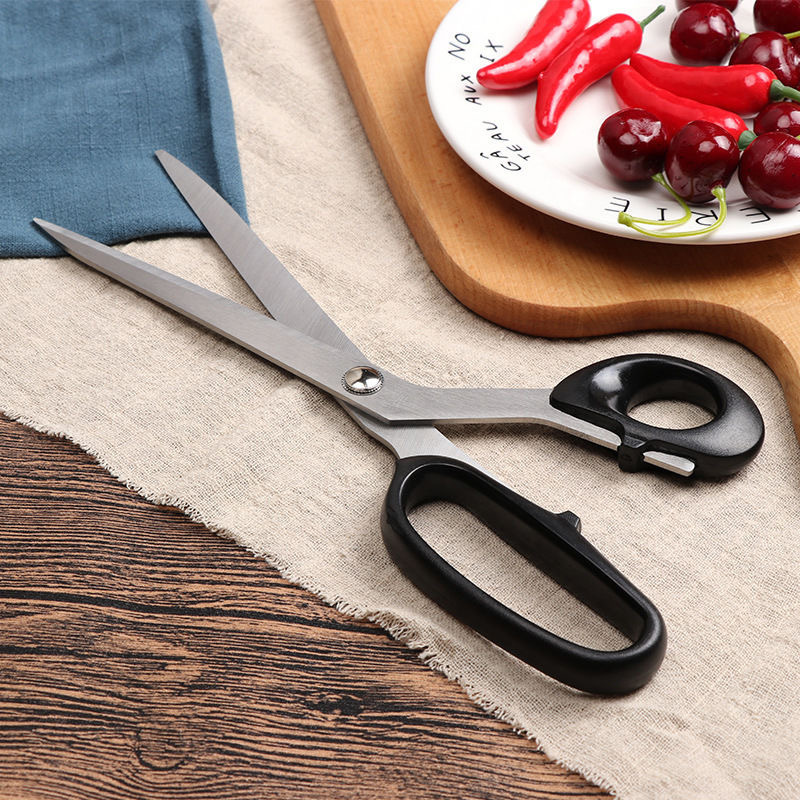 Shanxi specialty noodle tools: Special large scissors for scissors noodles, fish roe scissors, dough curd scissors, manganese steel scissors Application Scenario
