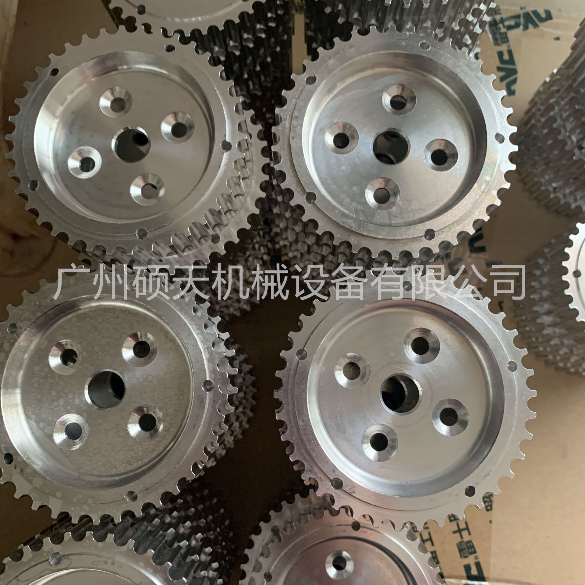 The material of the aluminum alloy synchronous pulley and synchronous belt pulley is not limited. We have a complete range of specifications and cutting tools. We can produce according to your needs based on your drawings or samples full figure