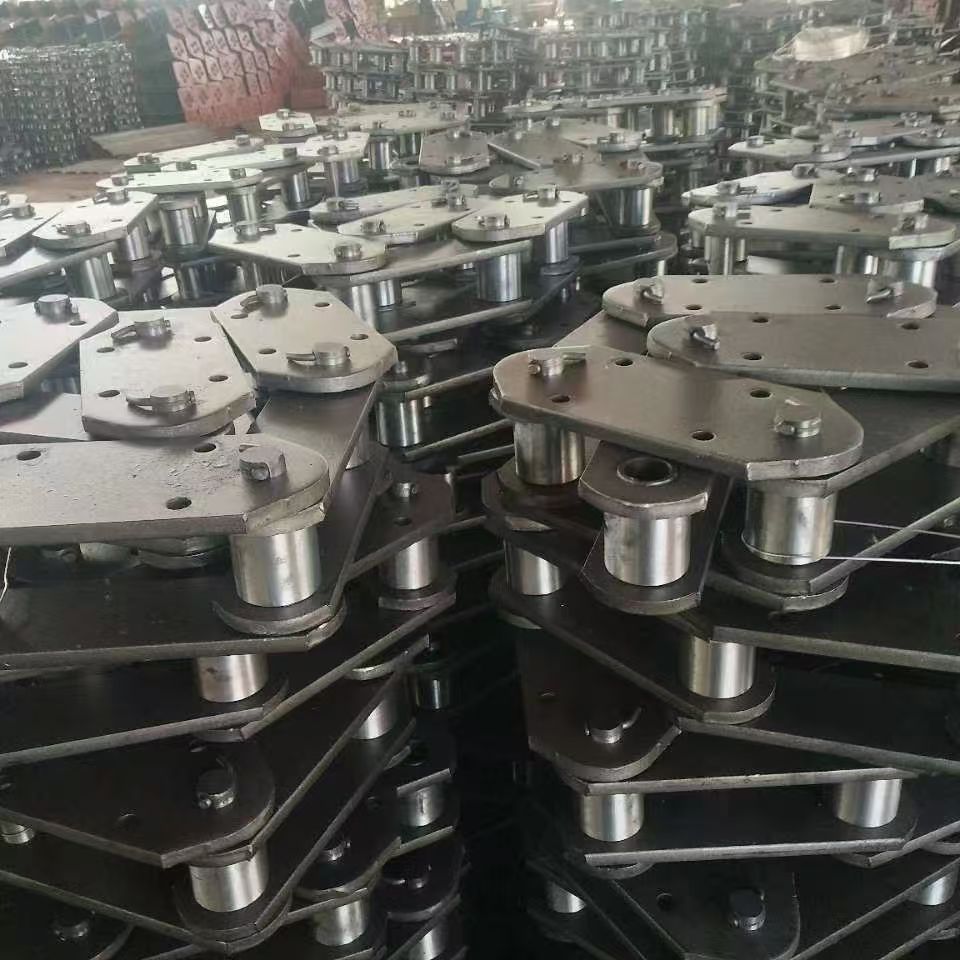 FU plate bucket elevator chain NE series. NSE series plate conveyor chain Application Scenario