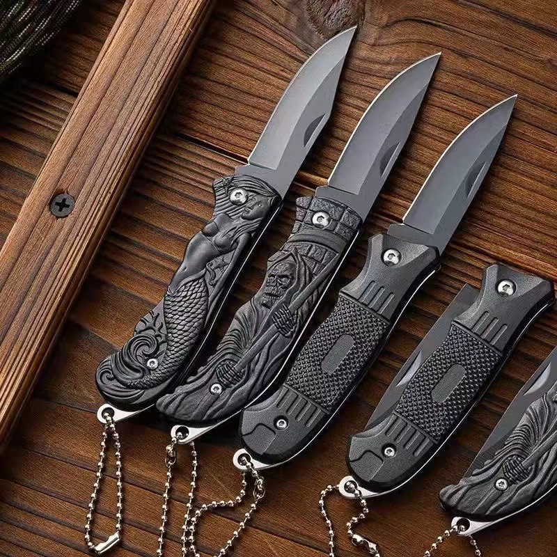 Pocket portable folding knife, mini outdoor knife, portable multi-functional folding knife, self-defense knife wholesale Application Scenario