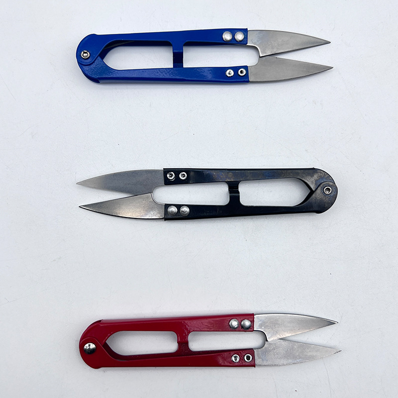 Stainless steel shears, U-shaped shears, cross-stitch trimming shears, thread end fishing line scissors, small scissors, iron scissors, embroidery and embroidery clothing Application Scenario
