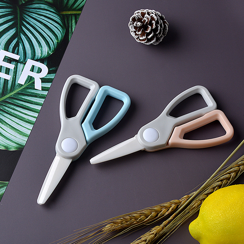 Baby ceramic scissors, portable baby food scissors with scissors sleeves, household kitchen food scissors manufacturer wholesale details Picture