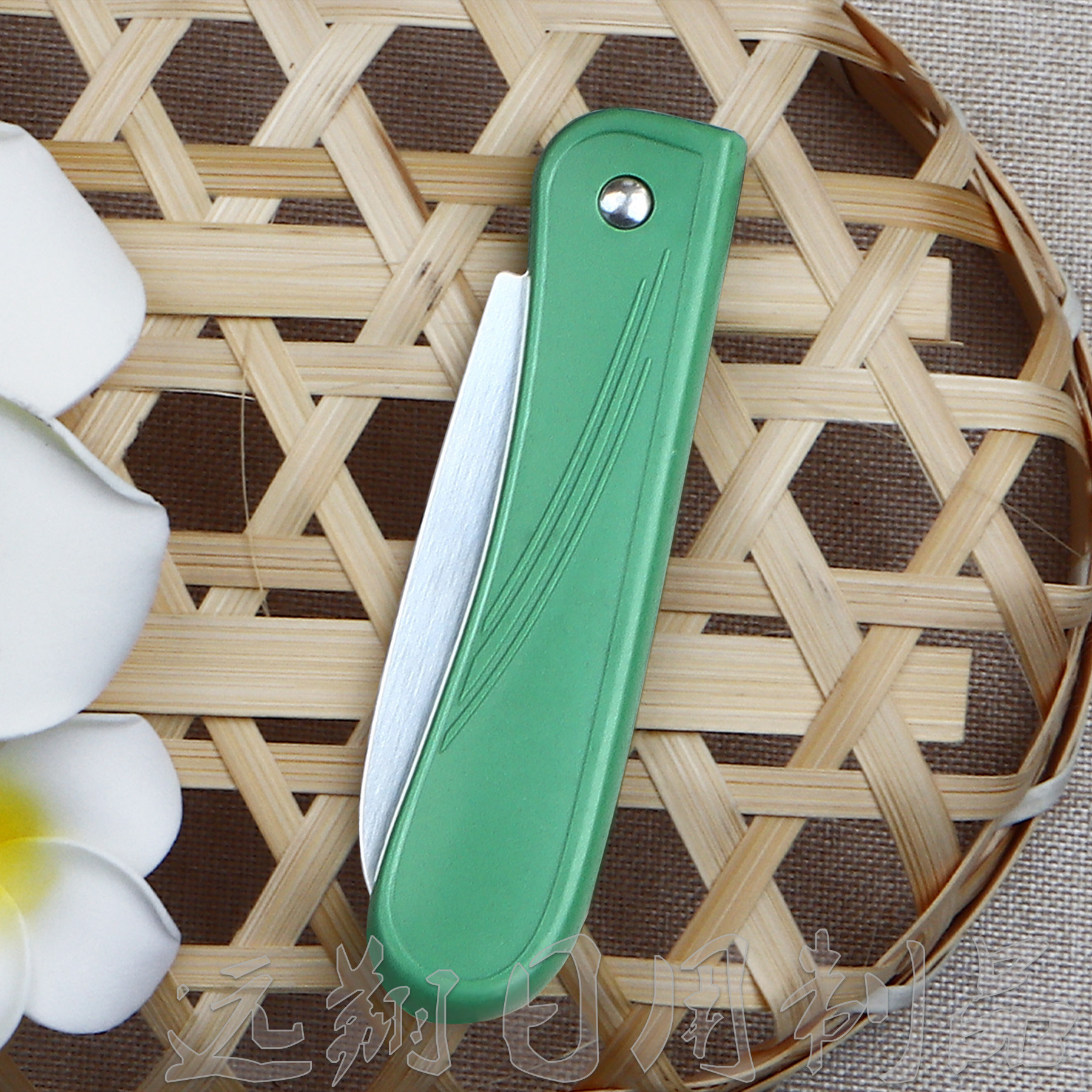 Fruit knife, household kitchen peeler, folding knife, wholesale 1-yuan store, portable stainless steel peeler for cutting fruits and vegetables Specification drawing