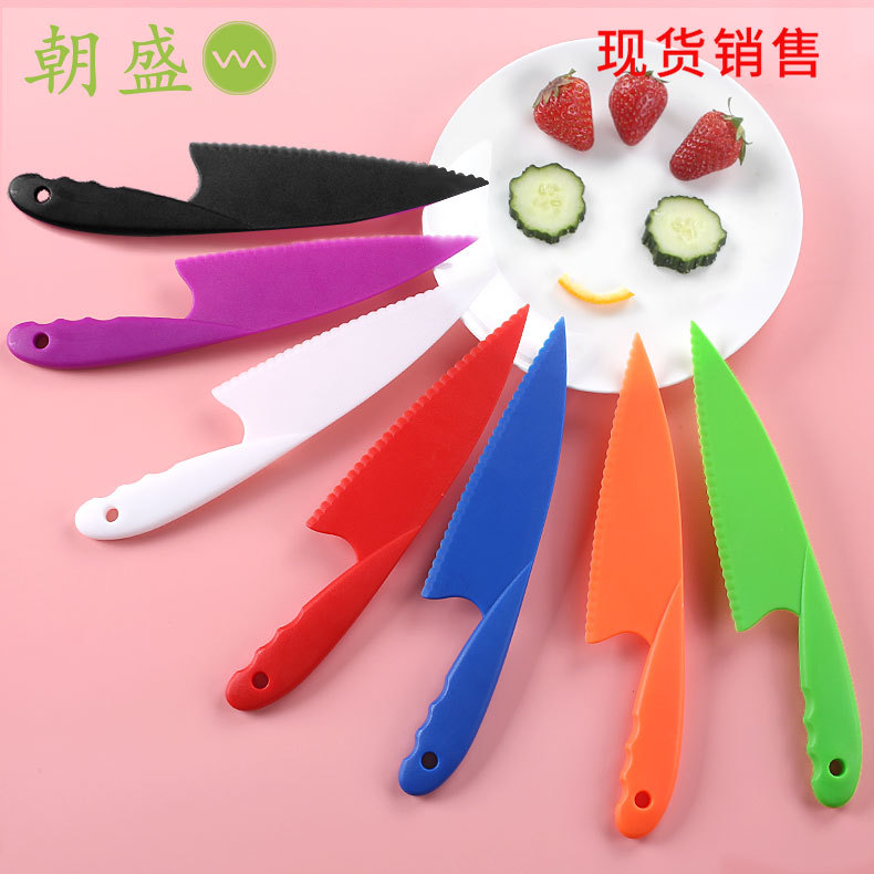 PP plastic children's fruit and vegetable knives, early childhood education kitchen knives, fruit peelers, toy knives, dough kneading pads, cutting boards full figure