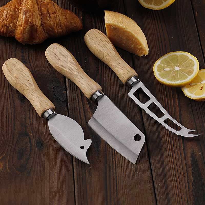 Cross-border stock rubber wooden-handled cheese knife, grandma's cheese knife, cute mouse knife, steak knife, mini kitchen knife Application Scenario