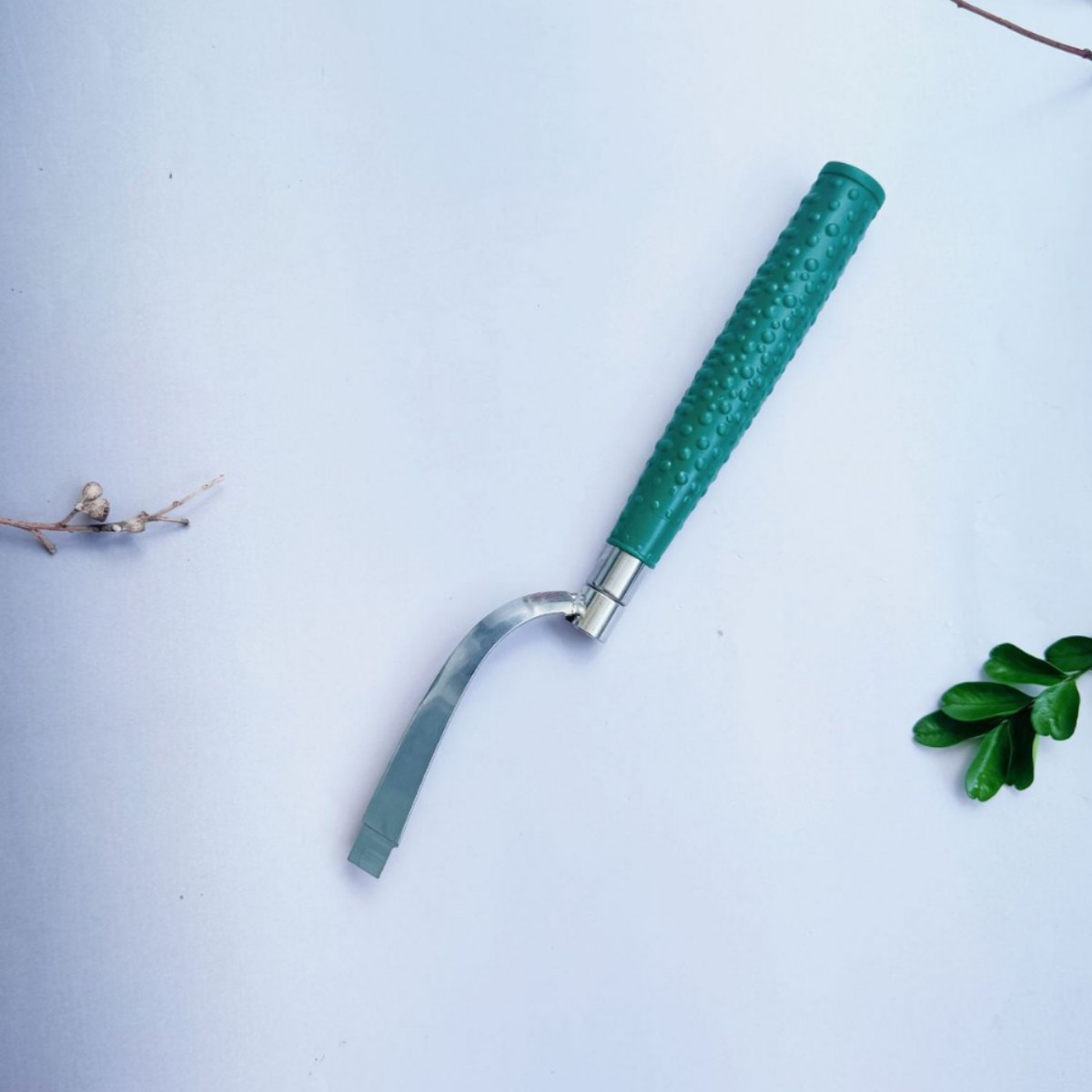 Factory direct supply of rubber tapping knives, no-grinding blades, Banna rubber tapping knives, stainless steel rubber spatula knives, V-shaped grease extraction and turpentine Application Scenario