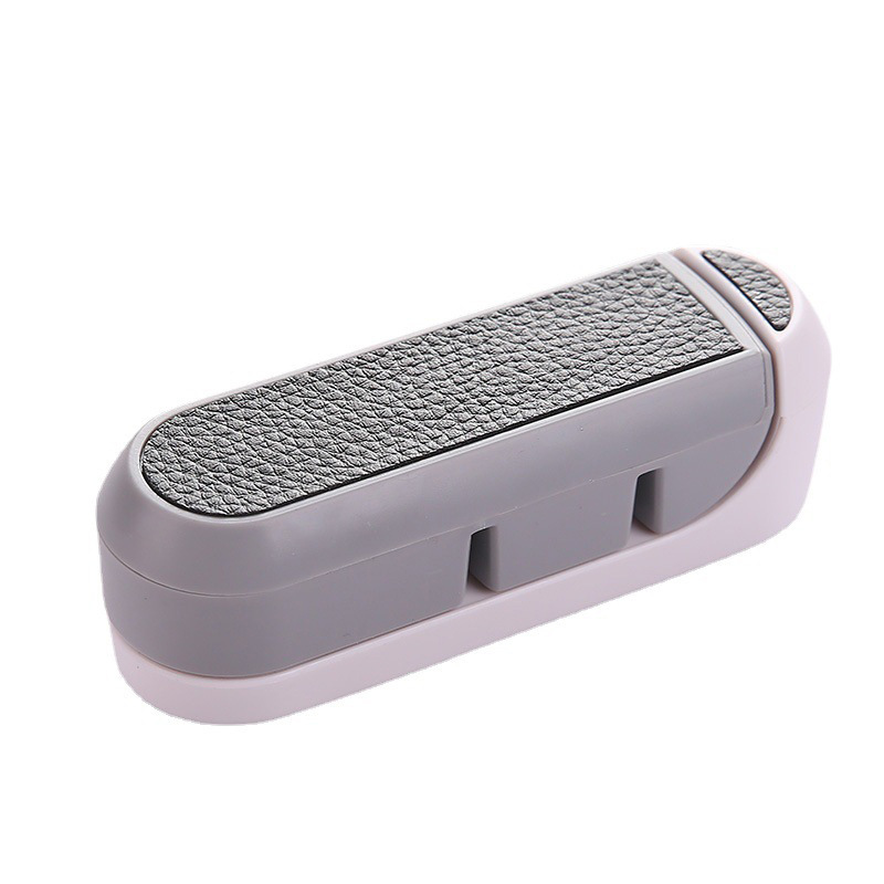 Manual two-stage knife sharpening rod, quick knife sharpening stone, kitchen household quick knife sharpening tool, knife sharpener Application Scenario