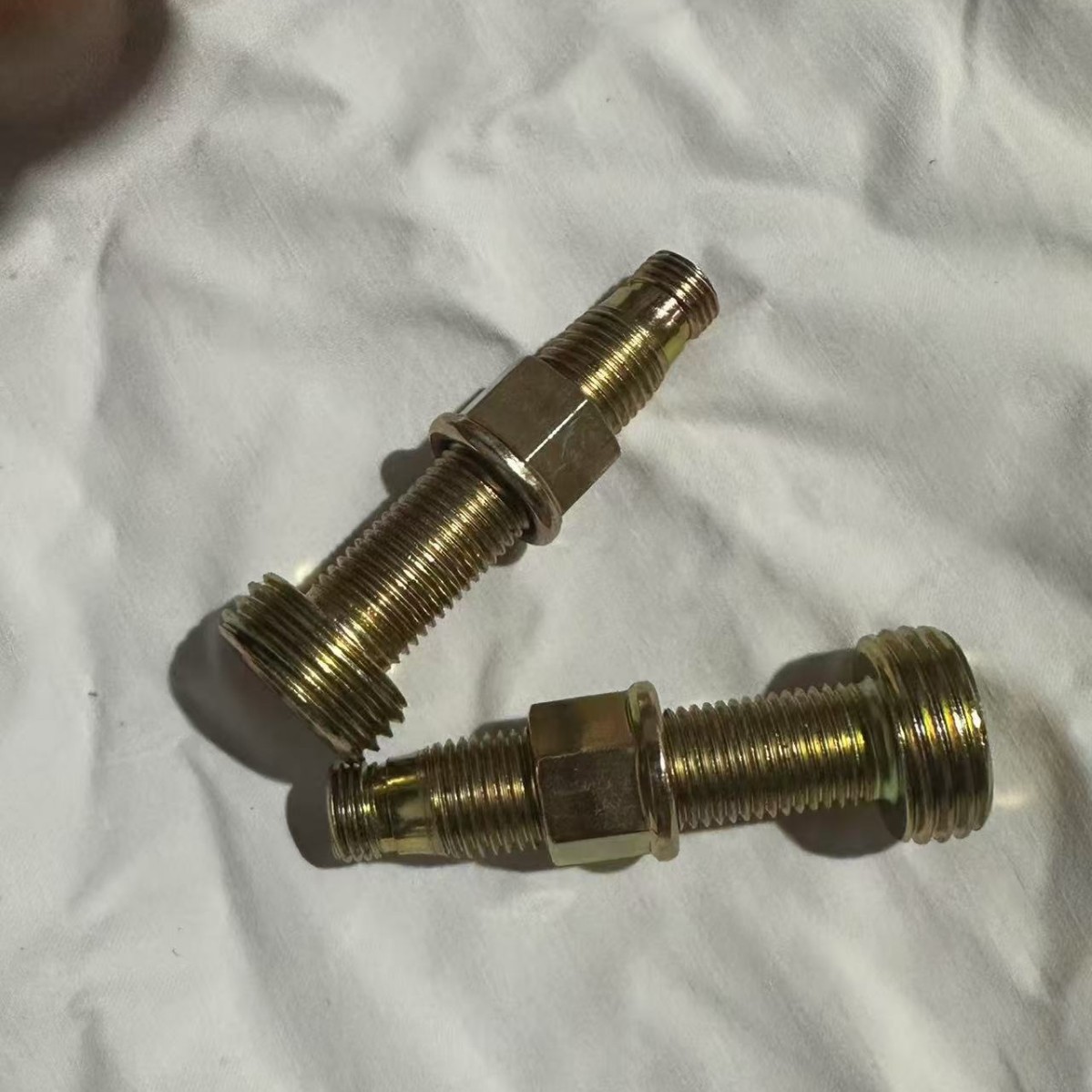 Bathroom fasteners full figure