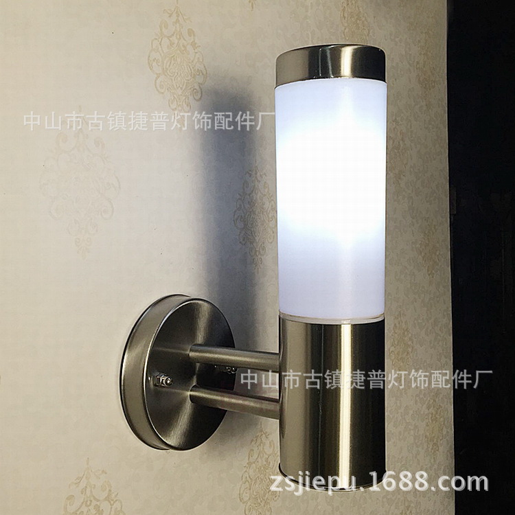 New rural simple double-head outdoor wall lamps, corridor wall lamps, simple and elegant garden villa balcony lamps Application Scenario