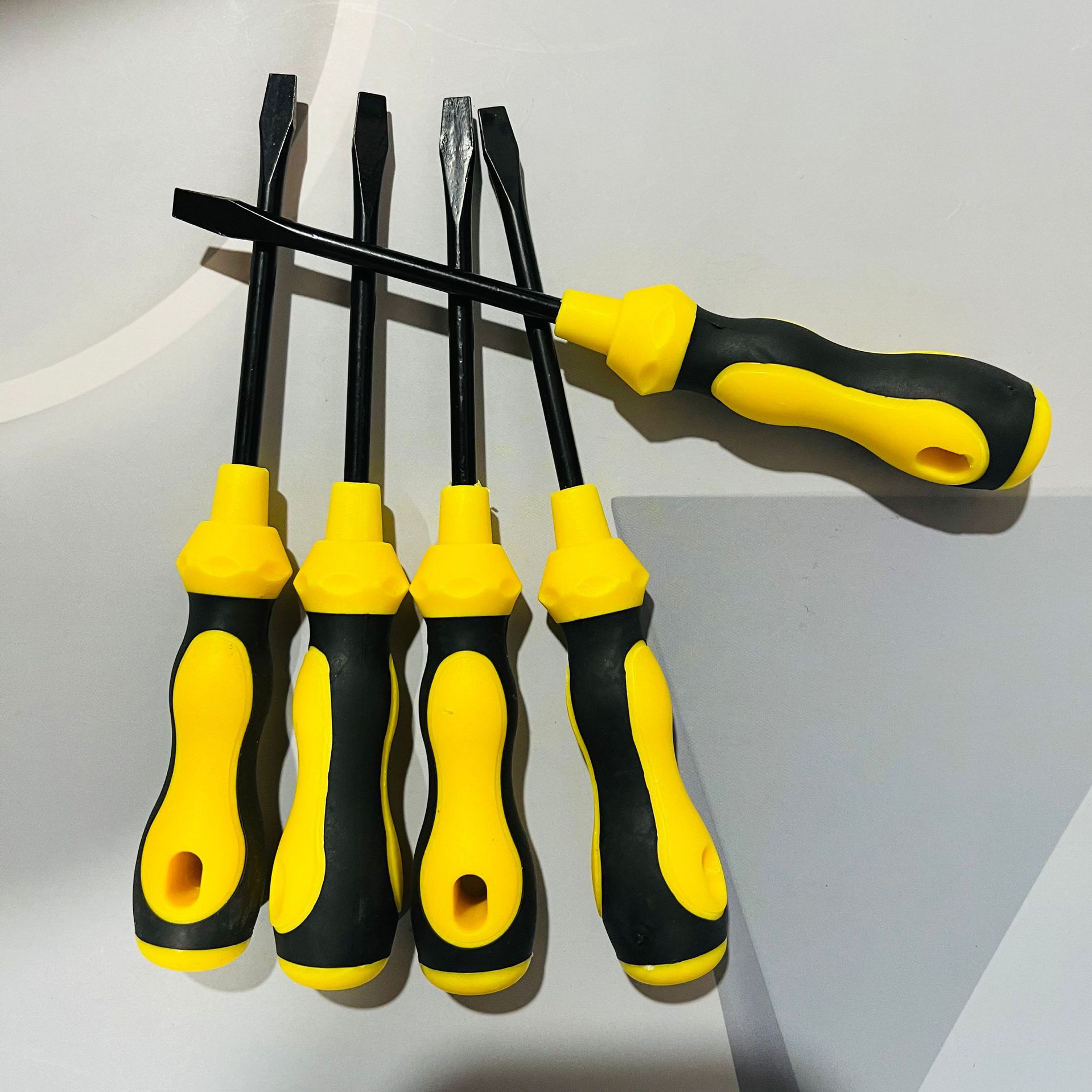 3-inch flat-head screwdriver, manual screwdriver, screwdriver, household flat-head screwdriver, 1-yuan wholesale supply full figure