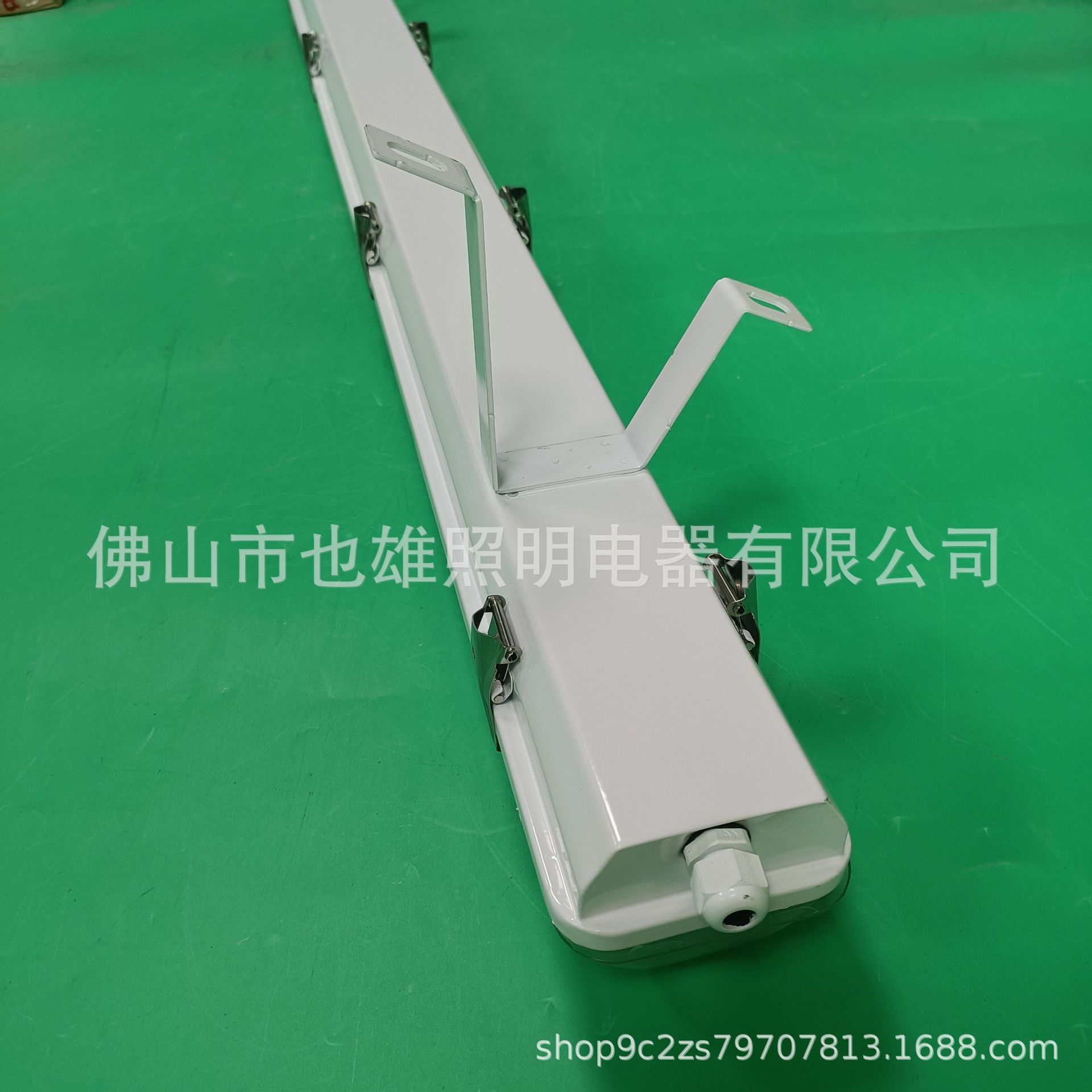 We offer non-standard metro emergency stainless steel three-proof lamps and anti-corrosion industrial stainless steel powder-coated three-proof lamps in stock details Picture