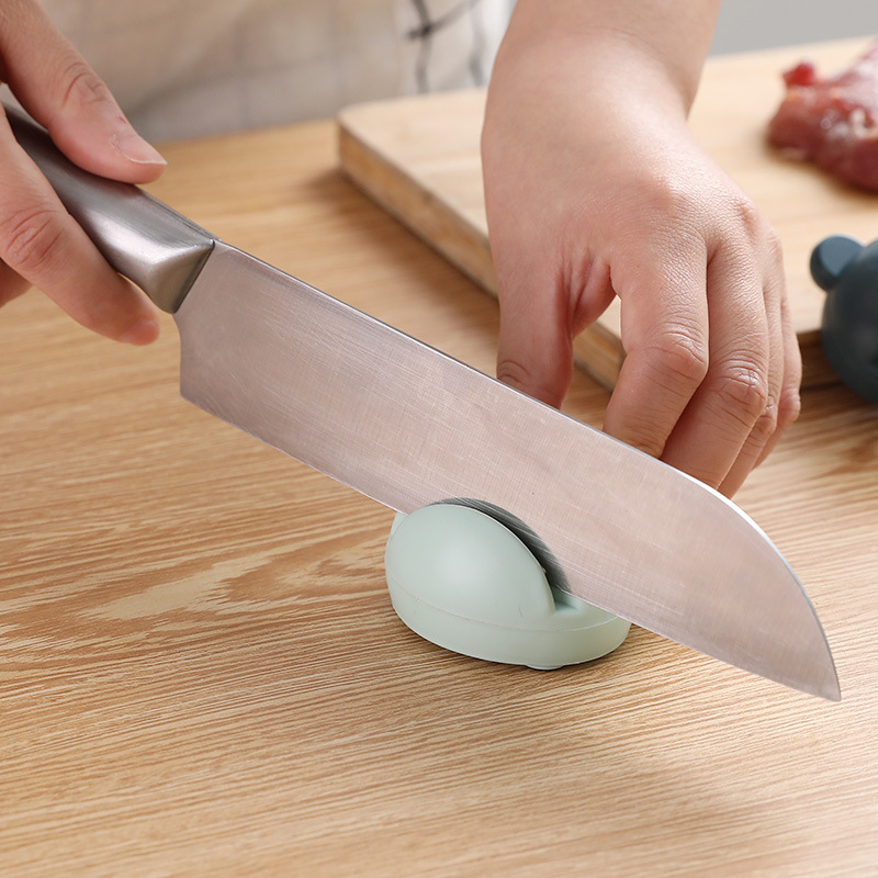 Mini cartoon manual knife sharpener, portable anti-slip speed sharpener for the kitchen, multi-functional frog knife sharpener stone tool Specification drawing