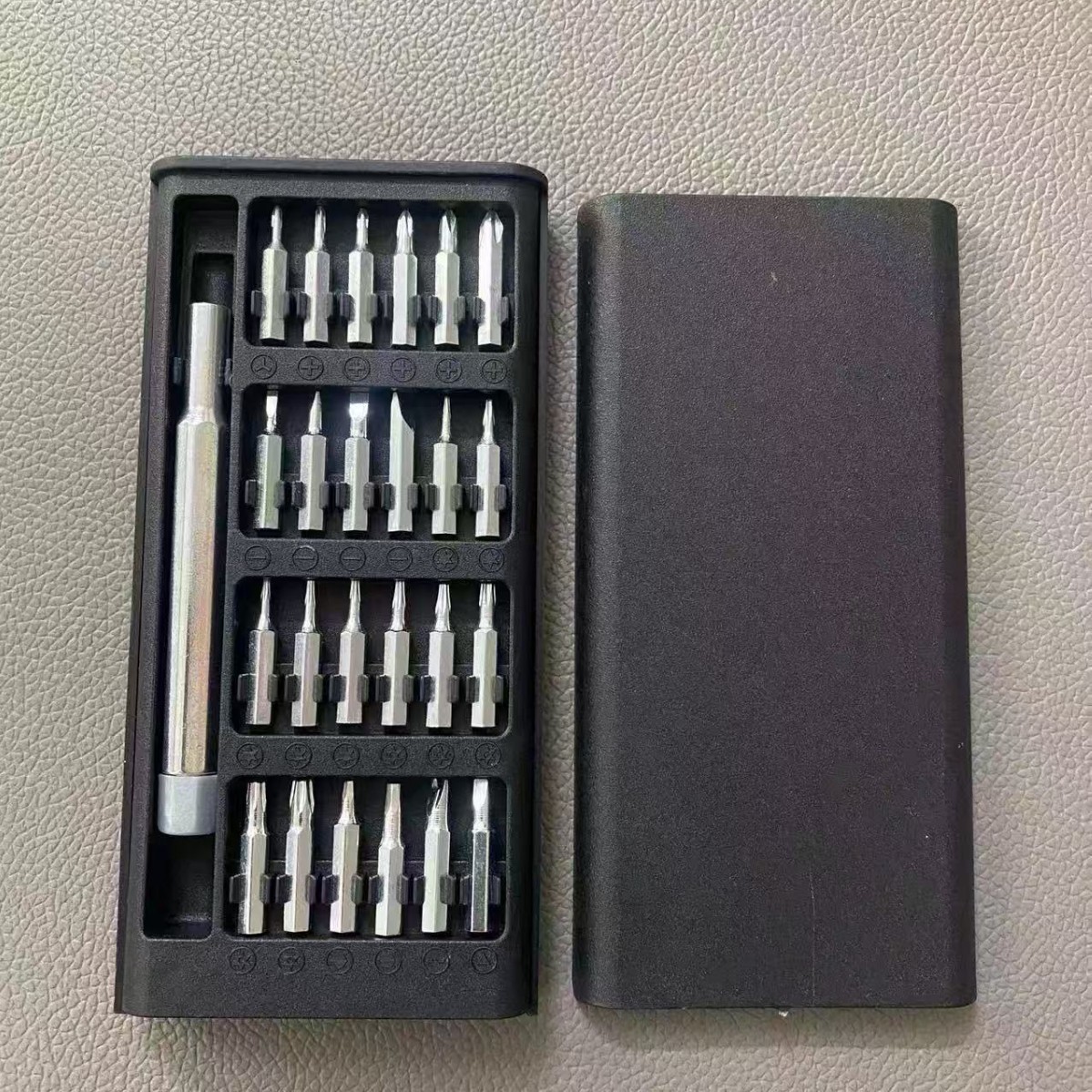 24-in-one screwdriver tool, plastic outer box, card deduction, disassembly, multi-functional set for Apple and Android phones of the same style Application Scenario