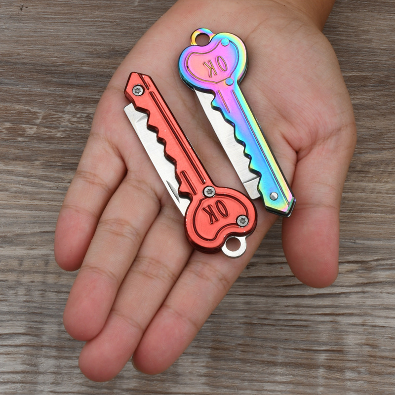 The manufacturer supplies multi-functional outdoor folding knives, portable pocket survival keys, small knives and gift knives Specification drawing