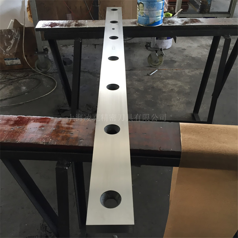 The manufacturer of shearing machine blades offers a wide range of CNC hydraulic shearing machine blades in stock at affordable prices with quality guaranteed details Picture