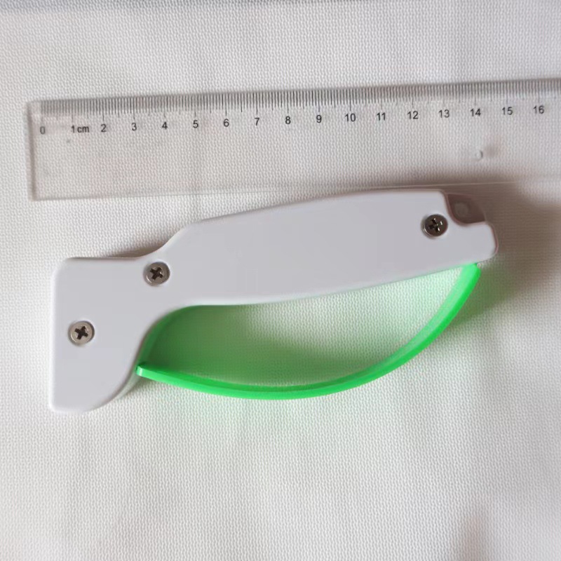 Cross-border supply, handheld whetstone, portable knife sharpener, tungsten steel head knife sharpener Application Scenario