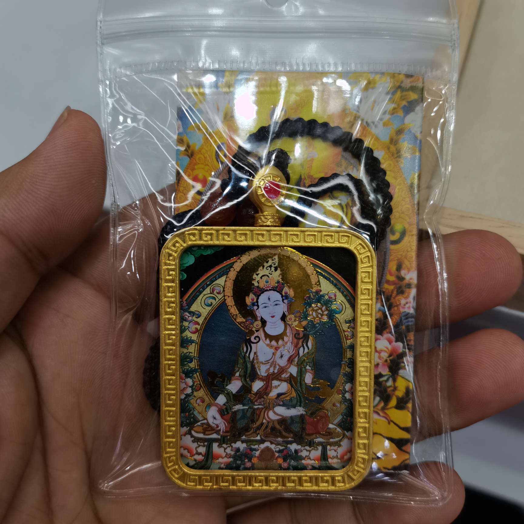 The Gau box Thangka paper core, Guanyin Bodhisattva, green Tara, blue Medicine Master, worn for peace and wealth details Picture